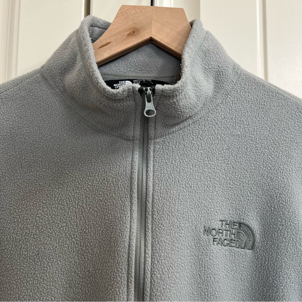 The North Face Mens Quarter Zip Fleece Pullover in Gray, Size M - Picture 3 of 8